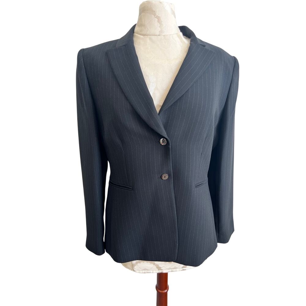 Tahari Classic Black Pin Stripe Blazer Jacket Petite 10